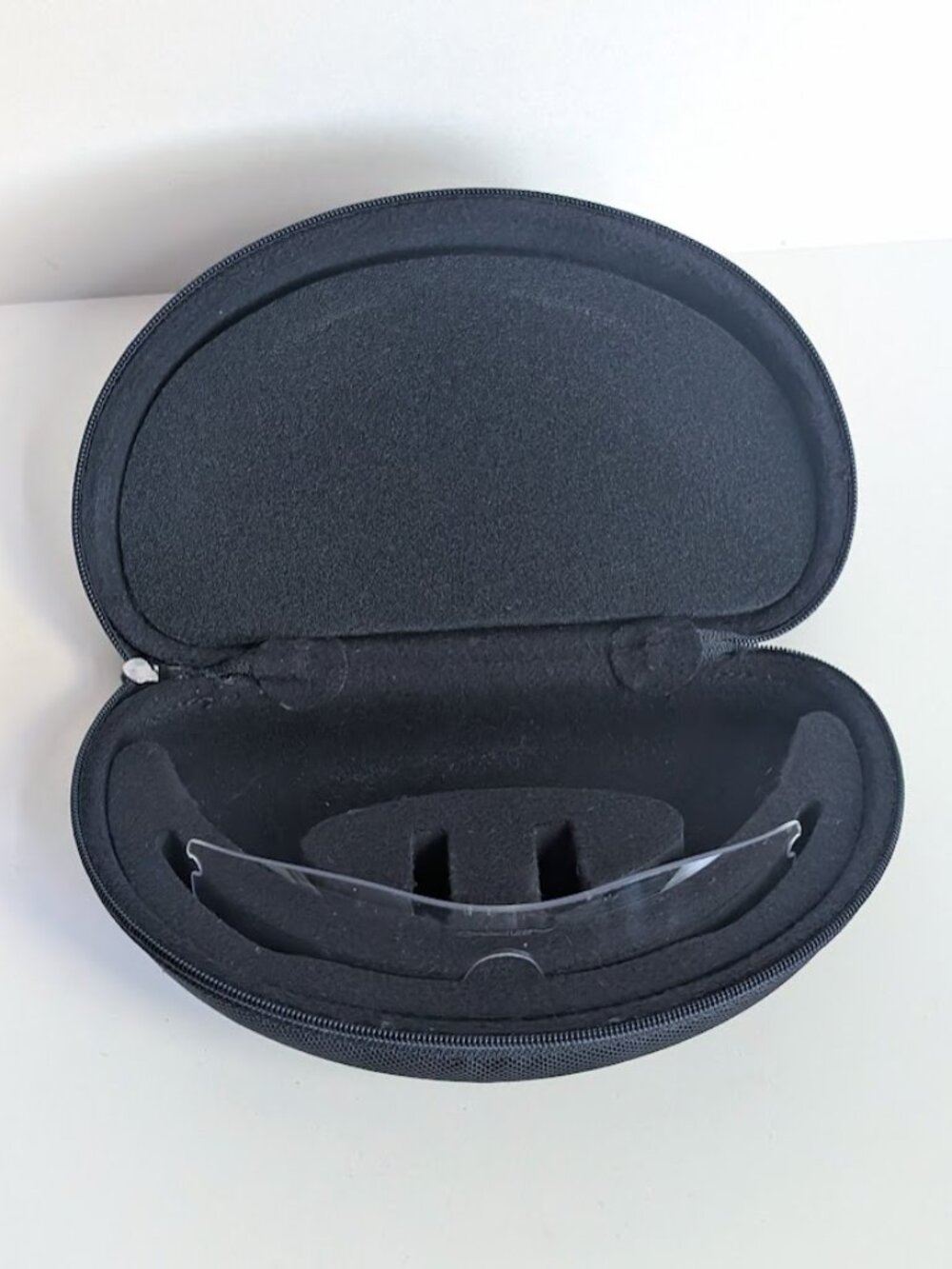 Oakley Sunglass Hard Nylon Zipper Case Black w/ Clear Replacement Lenses